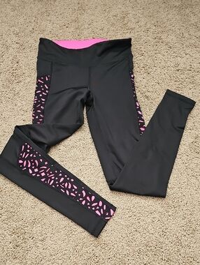 Aeropostale Black Leggings with Hot Pink Lining